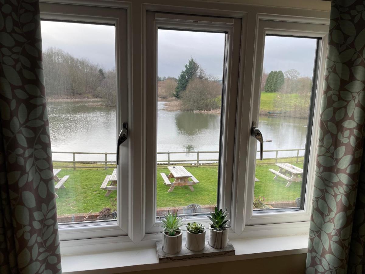 Cadmore Lakeside Hotel Tenbury Eksteriør bilde