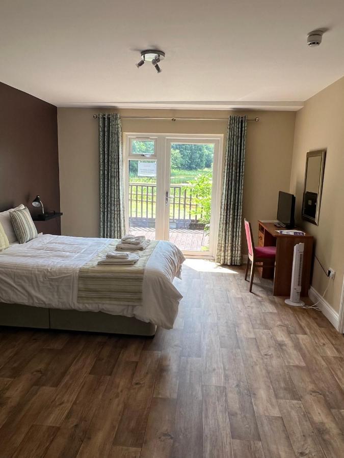 Cadmore Lakeside Hotel Tenbury Eksteriør bilde