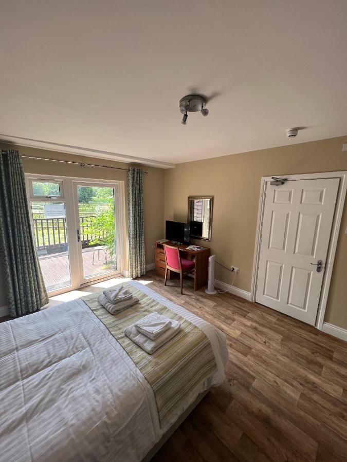 Cadmore Lakeside Hotel Tenbury Eksteriør bilde